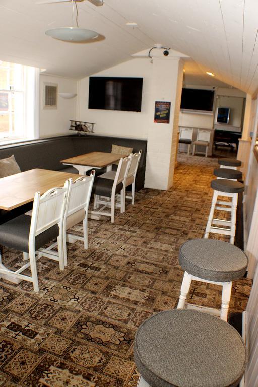 Bed and Breakfast The Crown West Haddon Екстер'єр фото