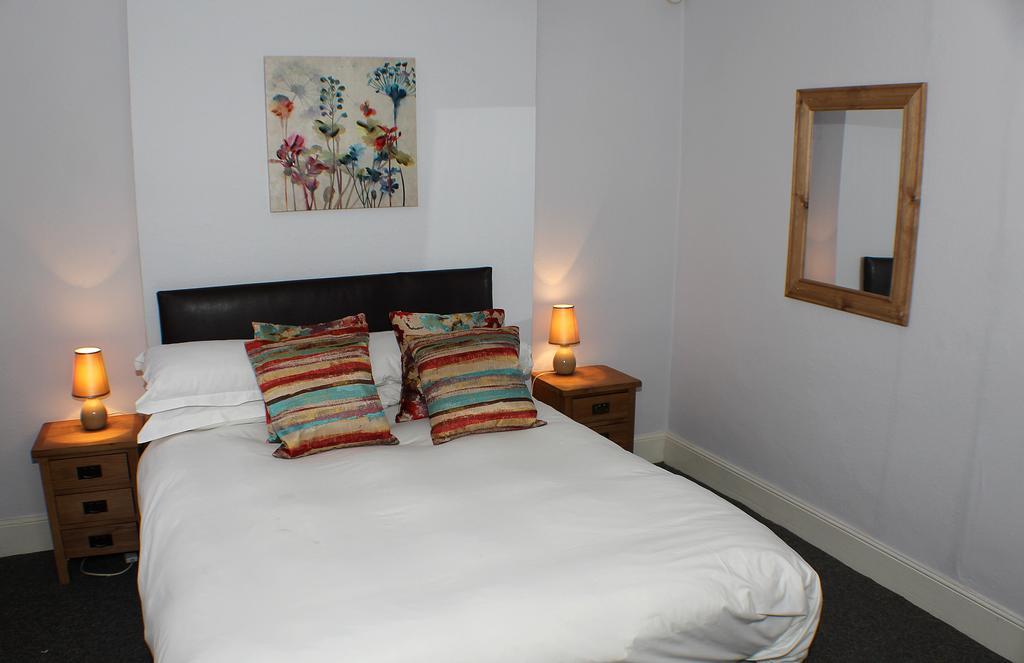 Bed and Breakfast The Crown West Haddon Екстер'єр фото