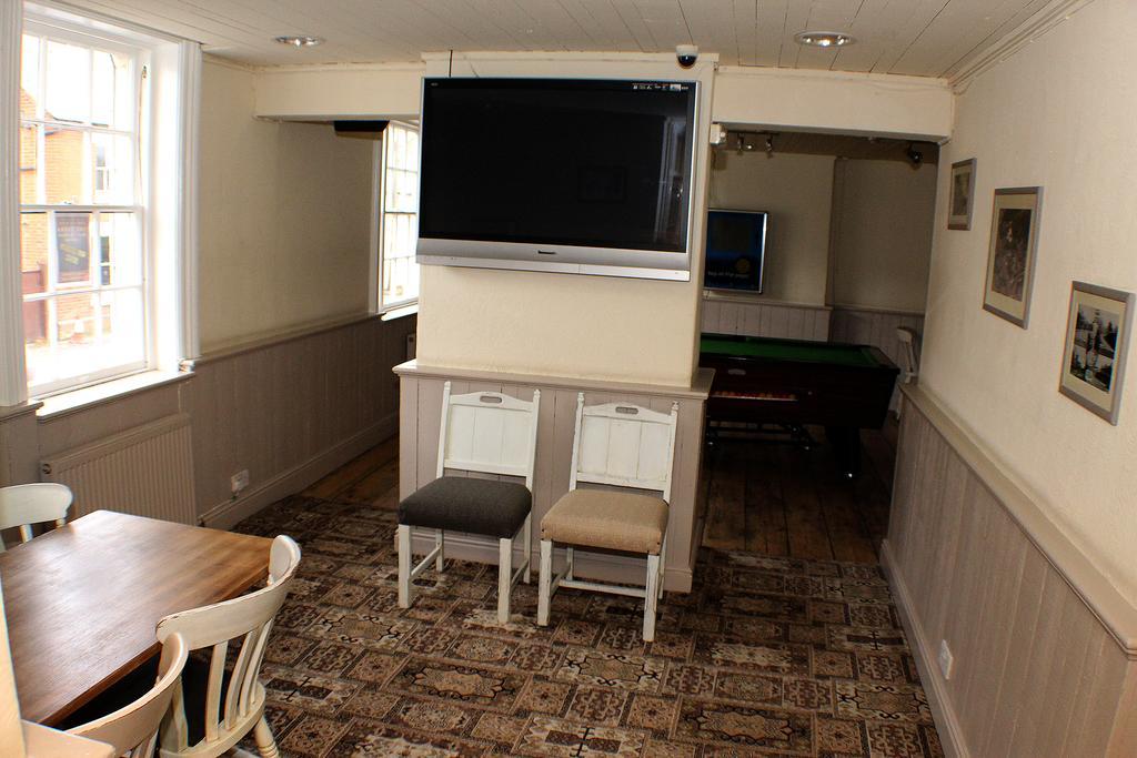Bed and Breakfast The Crown West Haddon Екстер'єр фото